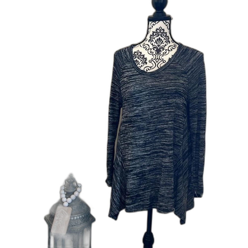 Boutique long sleeve Women's Top